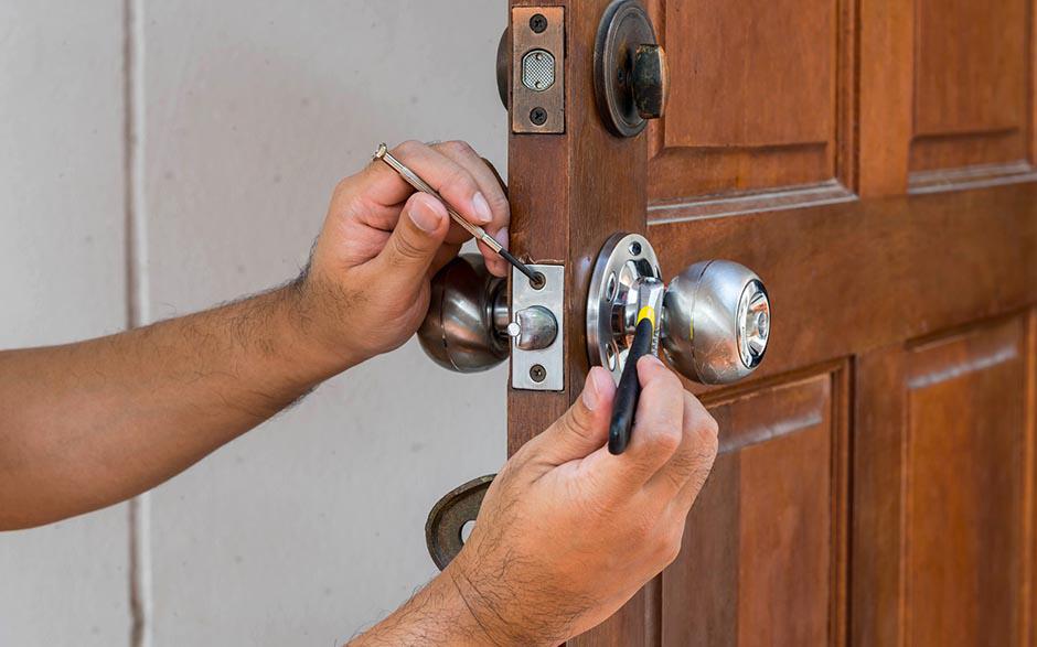 ouvrir une porte claquée Martigues